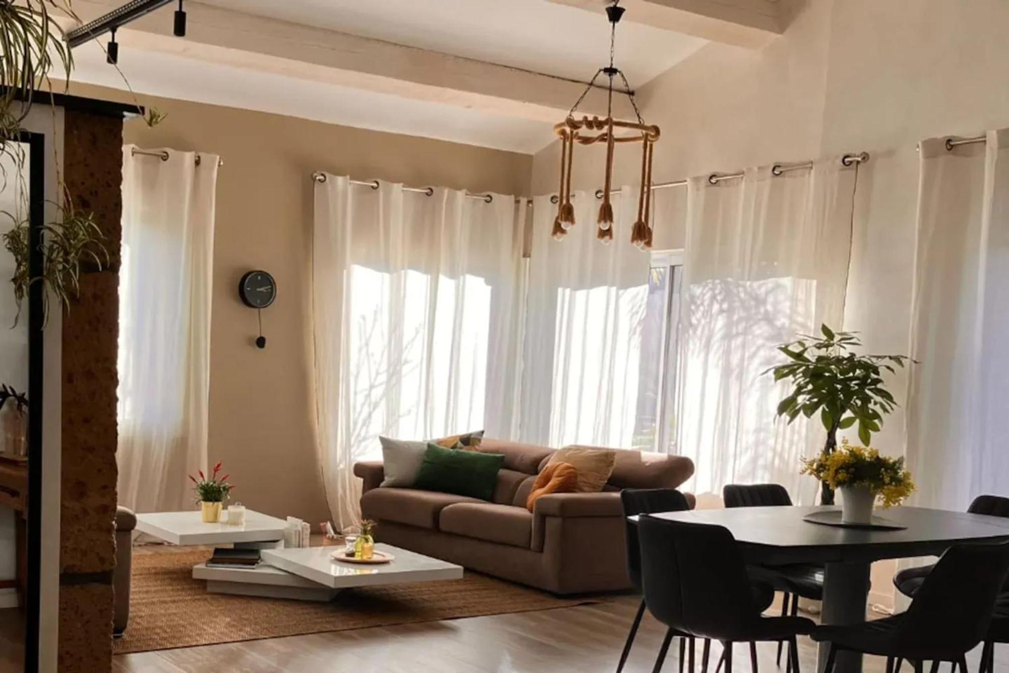 Maison Conviviale A Avec Piscine A Debordement Vakantiehuis *
