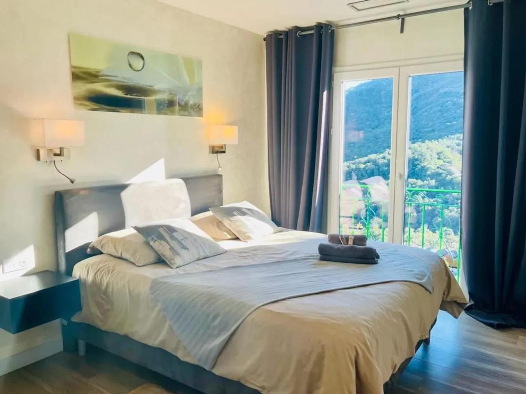 Maison Conviviale A Avec Piscine A Debordement * Fréjus