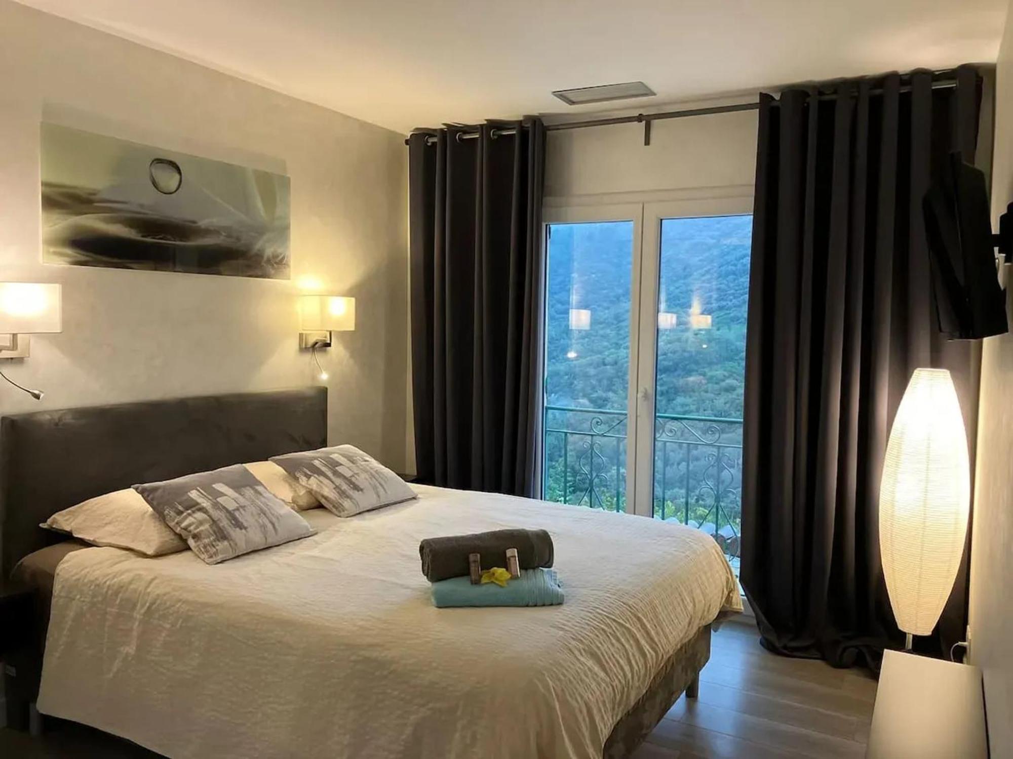 Hébergement de vacances Maison Conviviale A Avec Piscine A Debordement