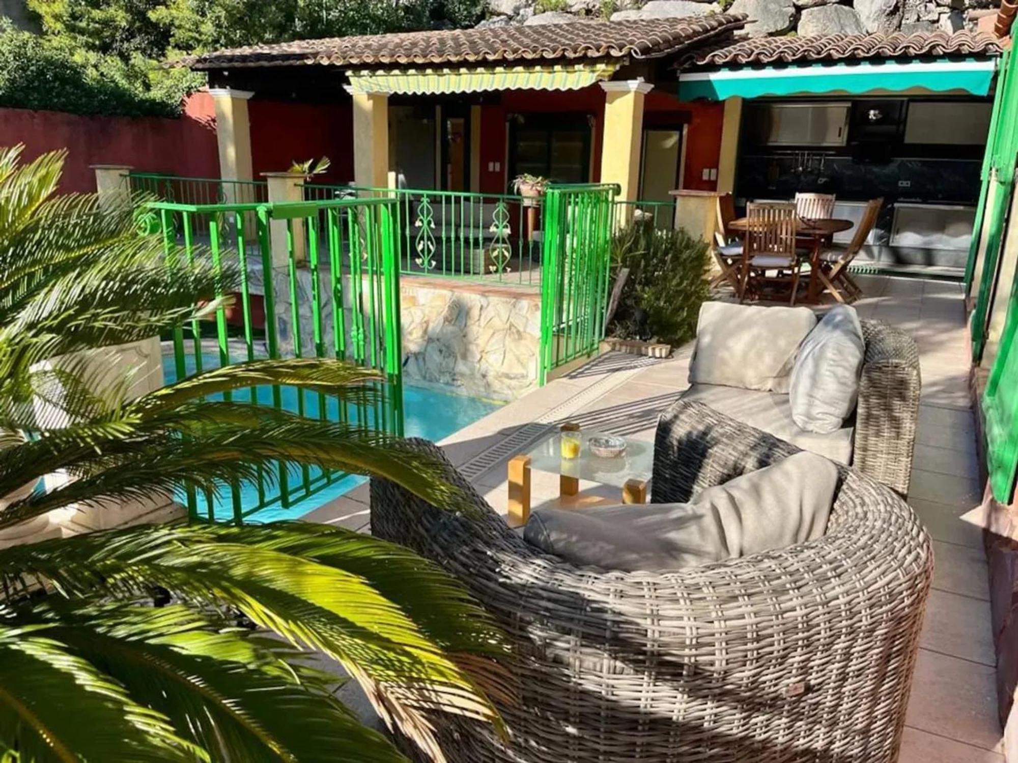 Maison Conviviale A Avec Piscine A Debordement Hébergement de vacances
