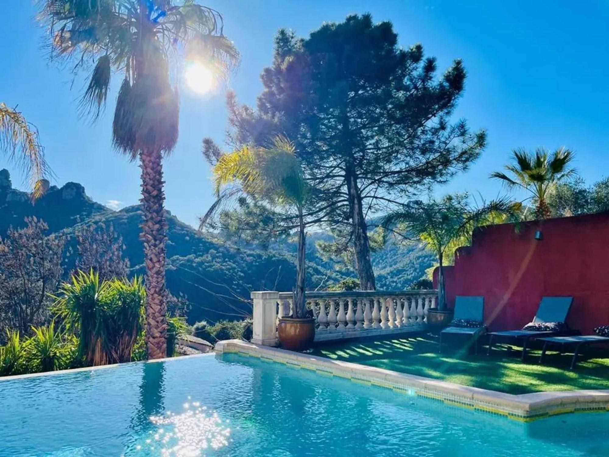 Maison Conviviale A Avec Piscine A Debordement * Fréjus